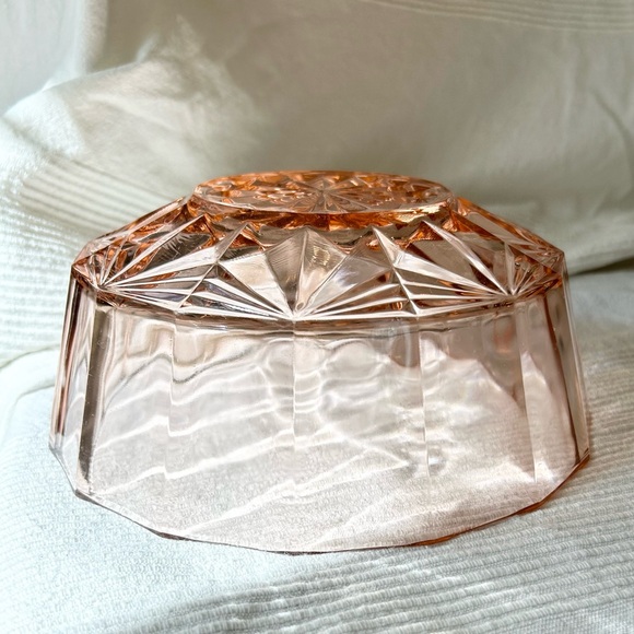 Vintage Depression Glass Bowl in Pink - Picture 11 of 15
